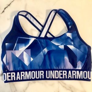 Cross back Under Armour sports bra